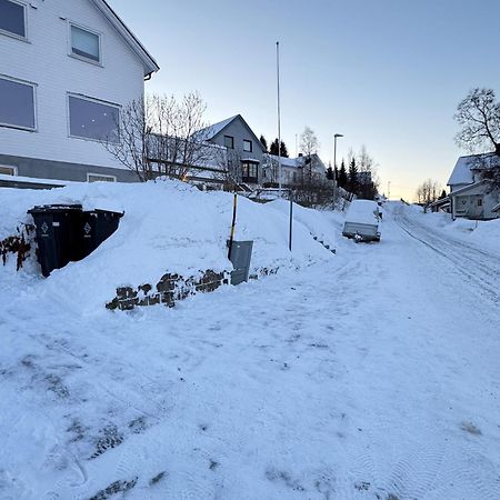 Sentralt Plassert Leilighet Ved Sherpatrappen Tromso Bagian luar foto